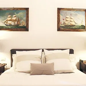 *** Bed & Breakfast Casa Chinaski Italia